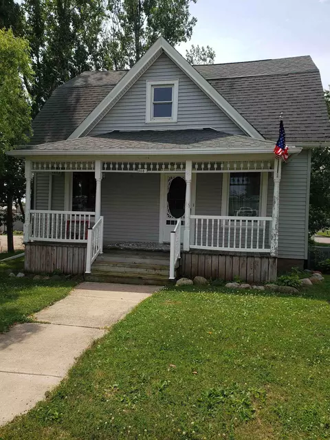 308 W Cordelia St, Fox Lake, WI 53933