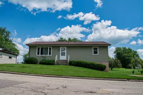 1215 7th Ave, Platteville, WI 53818