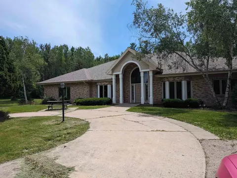 1385 Spring Rd, Stoughton, WI 53589