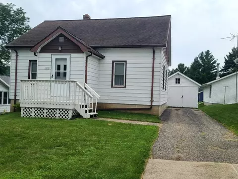 1135 Oak St, Plain, WI 53577