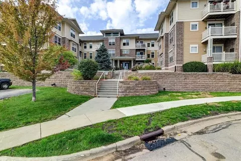 5831 Lupine Ln #102, Madison, WI 53718