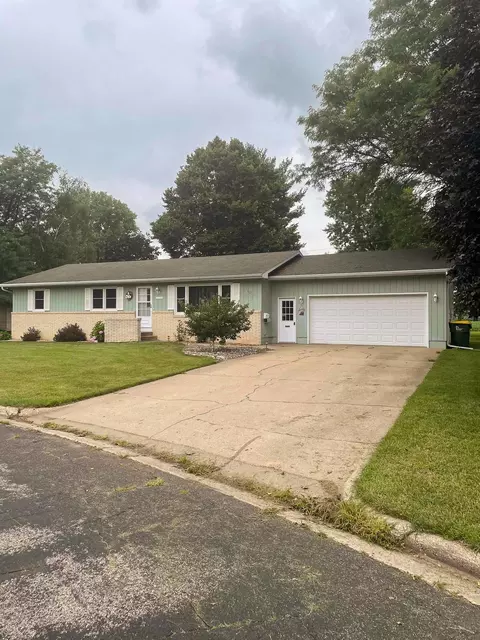 114 Circle Dr, Boscobel, WI 53805