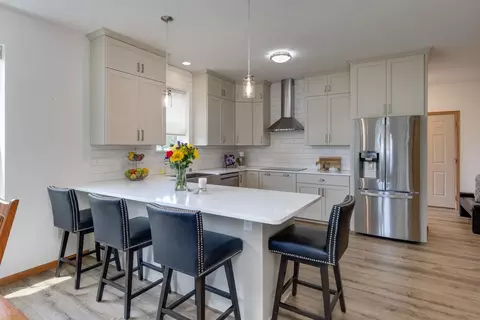 1086 Stonehaven Dr #1, Sun Prairie, WI 53590
