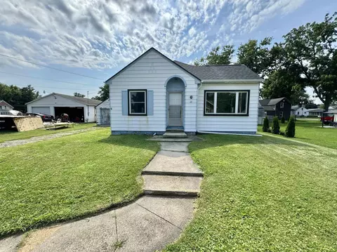 25 Division St, Milton, WI 53563