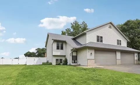 545 Ronald Lee Cir, Rio, WI 53960