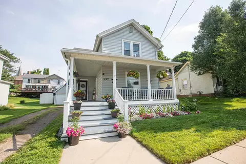 137 E High St, Shullsburg, WI 53586