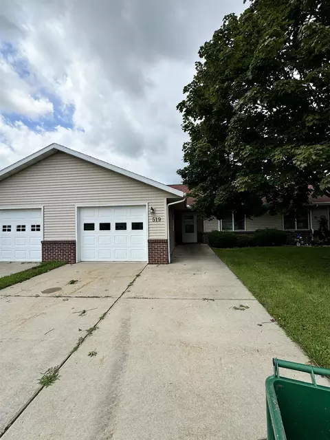 519 Golden Grove Dr #9, Evansville, WI 53536