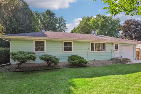 605 Topaz Ln, Madison, WI 53714