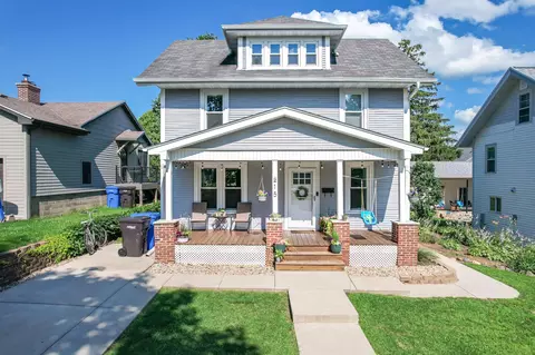 215 S 6th St, Mount Horeb, WI 53572