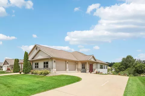 1601 Manassas Dr, Baraboo, WI 53913