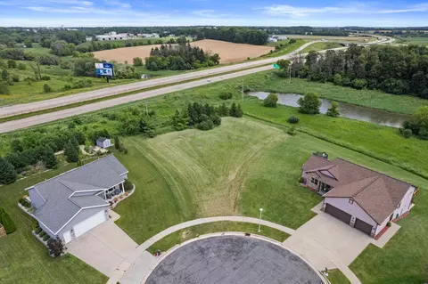 100 Honeycrisp Dr, Beaver Dam, WI 53916
