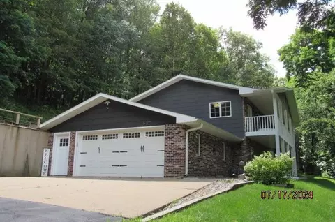 625 E 2nd St, Richland Center, WI 53581