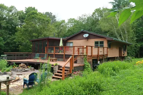 s6303 Cox Road, North Freedom, WI 53951