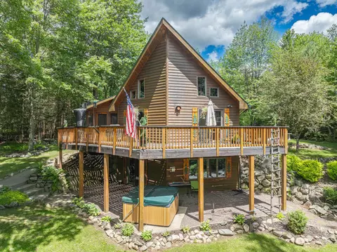 1099 Rivers Edge Ln, Eagle River, WI 54521
