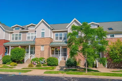 5470 Coachman Pl, Fitchburg, WI 53711
