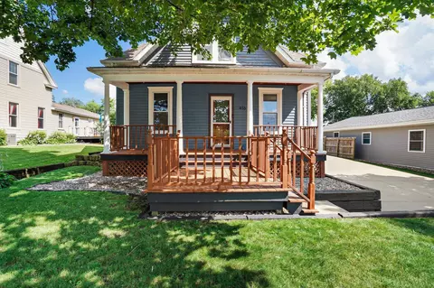 416 W Fountain St, Dodgeville, WI 53533