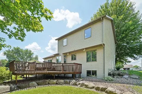 232 Sunrise Ct, Deerfield, WI 53531