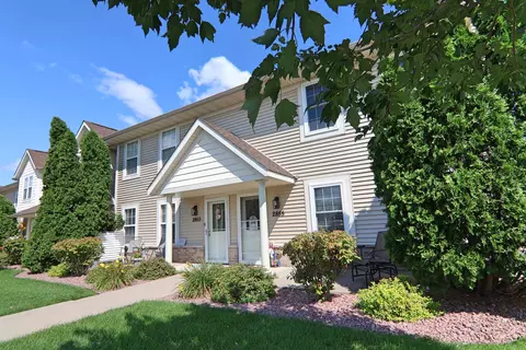 2855 Holiday Dr, Janesville, WI 53545