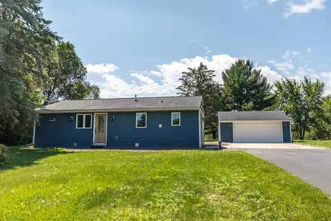315 Fish Ln, Oxford, WI 53952