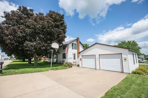 512 N Randolph St, Cuba City, WI 53807