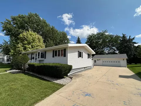 201 W Main St, Waupun, WI 53963