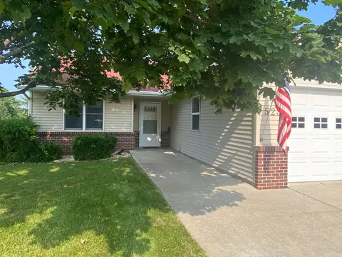 523 Golden Grove Dr, Evansville, WI 53536