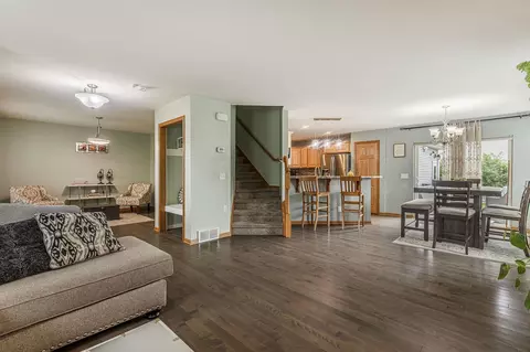 1091 Gas Light Dr, Sun Prairie, WI 53590