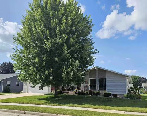 466 E Spring St, Waupun, WI 53963