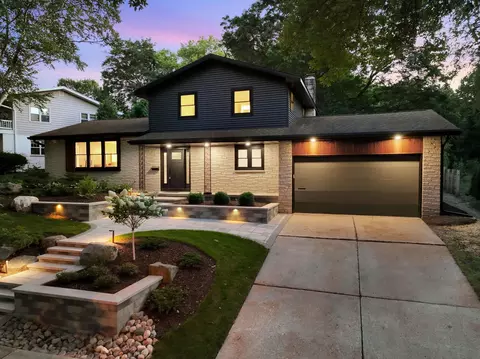 122 Nautilus Dr, Madison, WI 53705