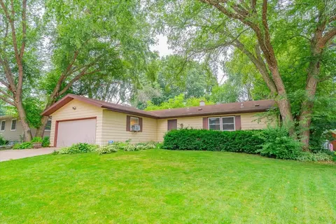 6917 Stratford Dr, Madison, WI 53719