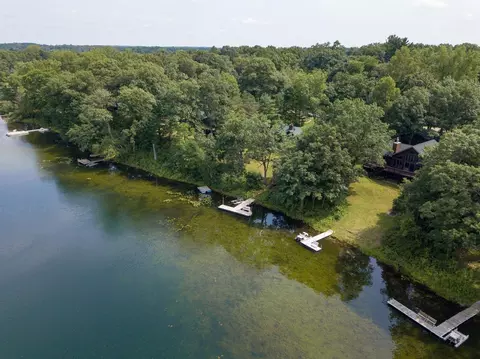 214 Fern Ln, Oxford, WI 53952