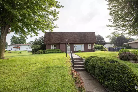 1594 Frederick St, Hazel Green, WI 53811