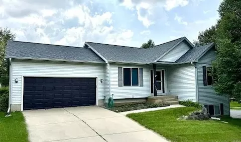 5201 Ridge Oak Dr, Madison, WI 53704