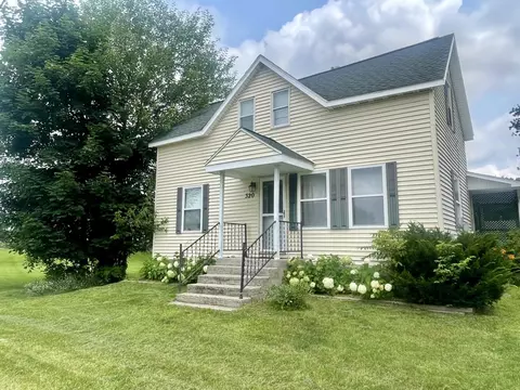 320 N Clinton St, Princeton, WI 54968