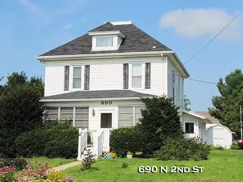 690 N 2nd St, Platteville, WI 53818