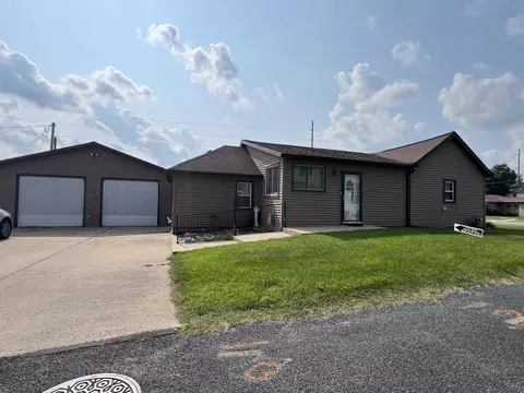 408 E Monroe St, Mauston, WI 53948