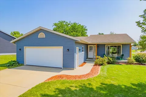 906 Ann Ct, Belleville, WI 53508
