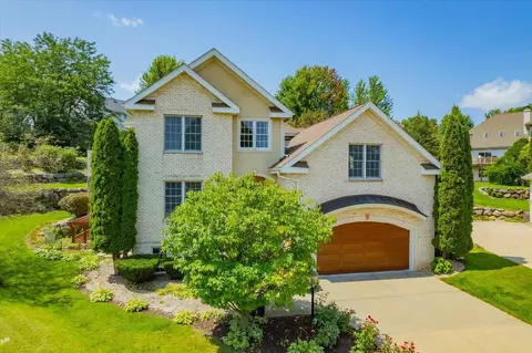 9 Monarch Cir, Madison, WI 53717