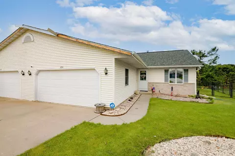 2214 Dupont Dr, Janesville, WI 53546