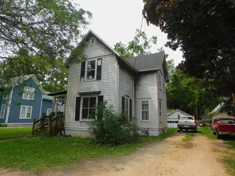 828 Bluff St, Beloit, WI 53511