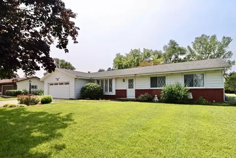 870 E Morning Glory Ln, Beloit, WI 53511