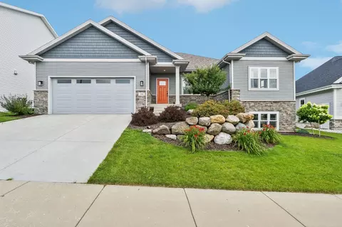 1911 Goshawk Ln, Verona, WI 53593