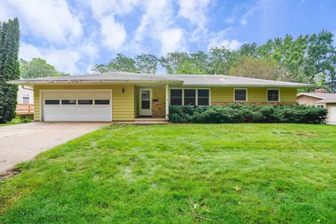 517 Valley Rd, Madison, WI 53714