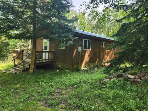 5220 W Universal Dr, Winter, WI 54896