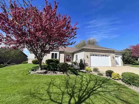 837 N Parkview St, Cottage Grove, WI 53527