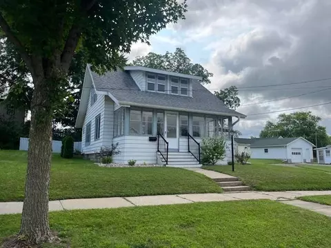 228 Elizabeth St, Baraboo, WI 53913