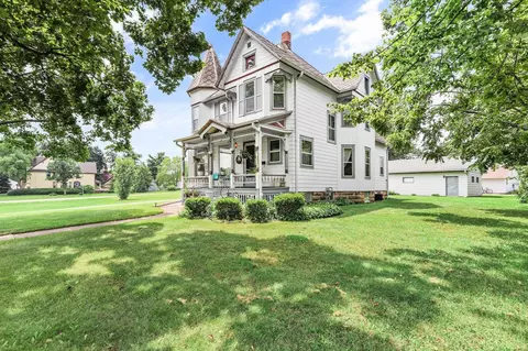 325 Water St, Prairie Du Sac, WI 53578
