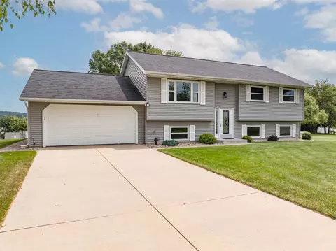 111 Kellie Marie Ct, Reedsburg, WI 53959
