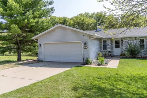 4562 Baxter Rd, Cottage Grove, WI 53527