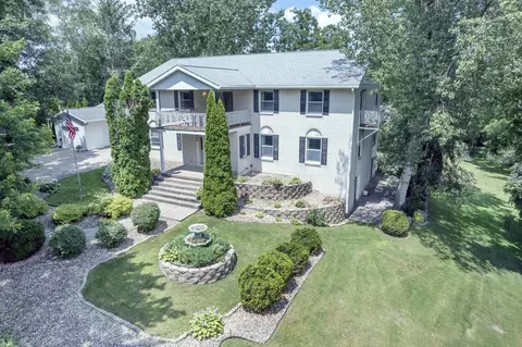 2129 Vintage Dr, Fitchburg, WI 53575
